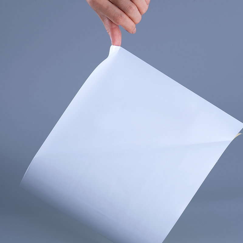 25mic 光沢 PET ビニール フィルム ラベル素材、アクリル粘着剤付きインクジェット印刷用ジャンボ ロール