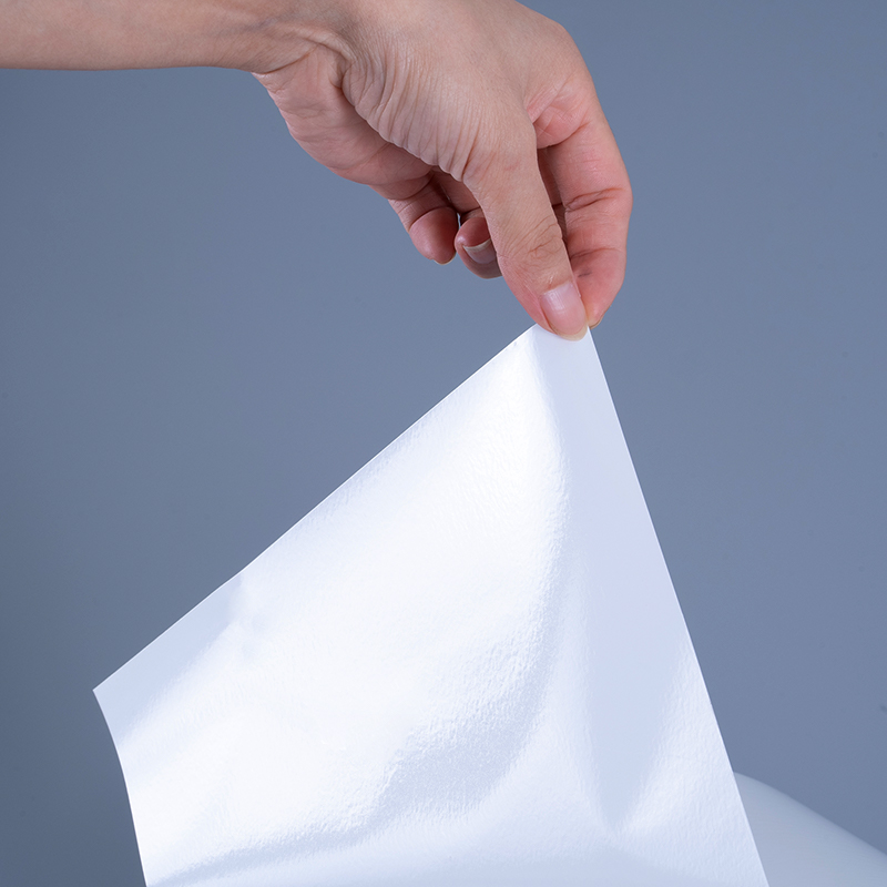 25mic 光沢 PET ビニール フィルム ラベル素材、アクリル粘着剤付きインクジェット印刷用ジャンボ ロール